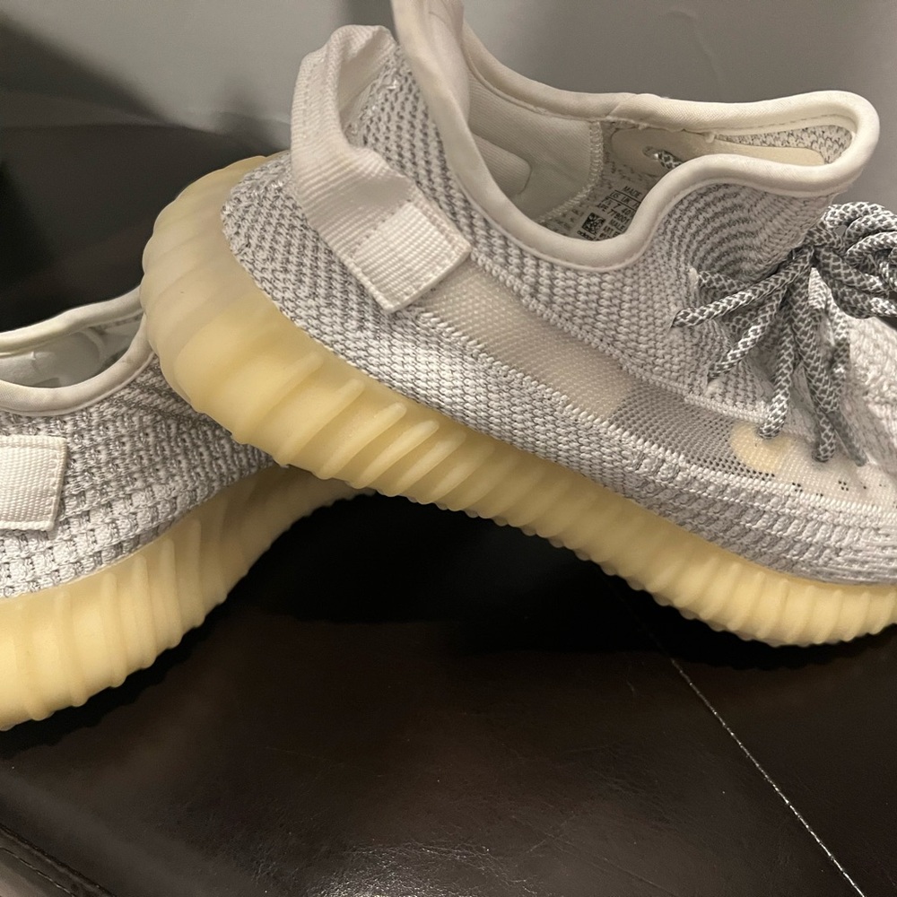 Yeezy Boost 350 V2 White static